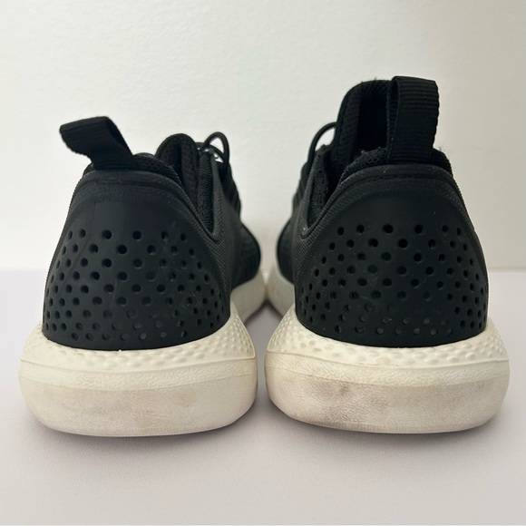 Crocs Kids LiteRide Pacer Shoe in Black and White size 4 Junior Casual Slip-on - Picture 8 of 10